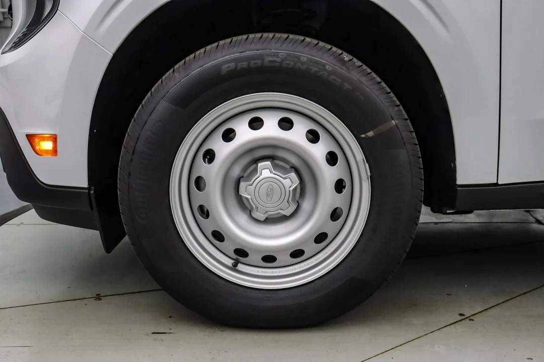 2025 Ford Maverick - Image 12 of 21