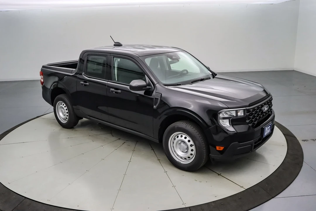 2025 Ford Maverick - Image 2 of 21