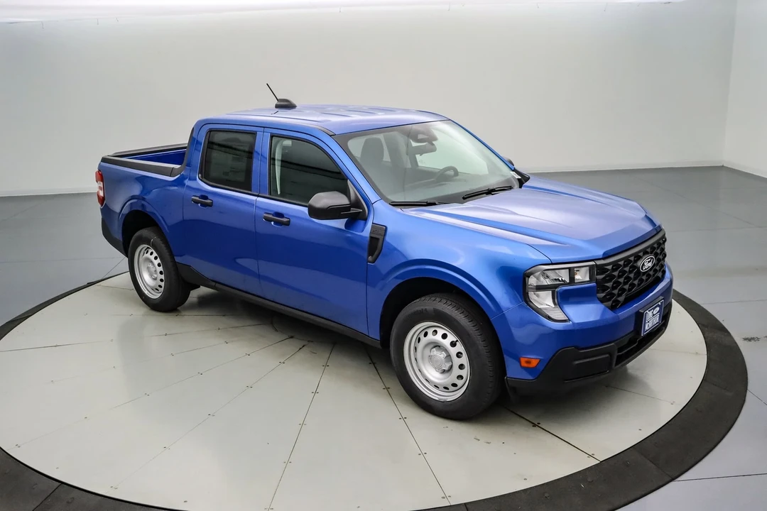 2025 Ford Maverick - Image 2 of 21