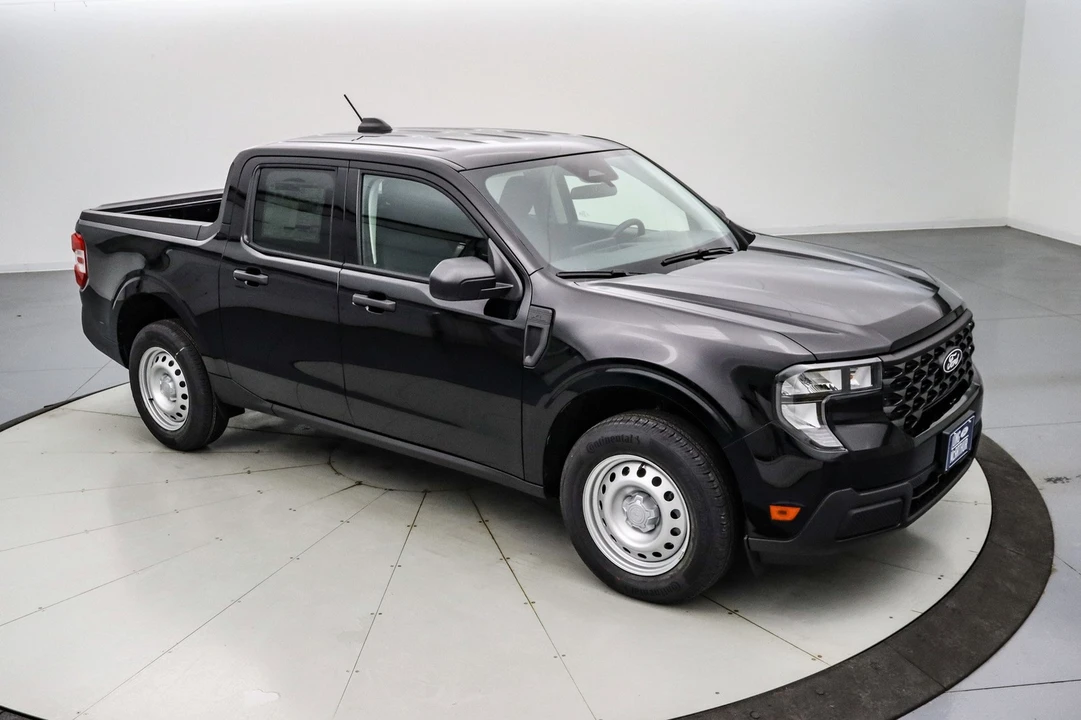 2025 Ford Maverick - Image 2 of 21