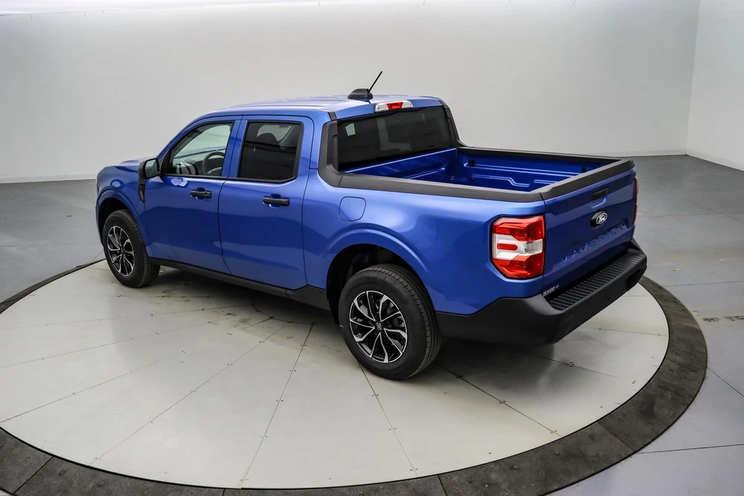 2025 Ford Maverick - Image 8 of 21