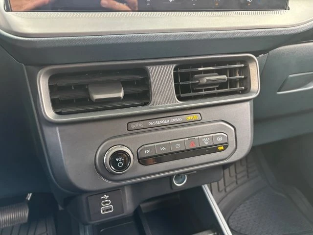 2025 Ford Maverick - Image 19 of 21