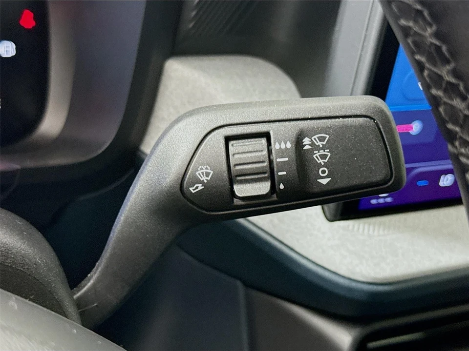 2025 Ford Maverick - Image 7 of 31