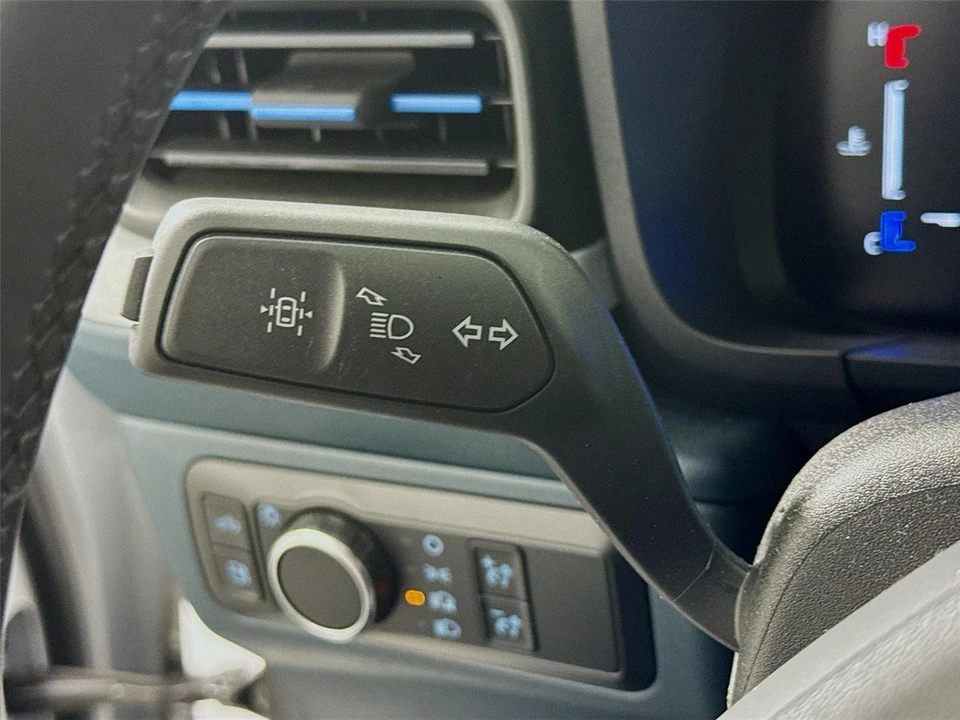 2025 Ford Maverick - Image 5 of 31