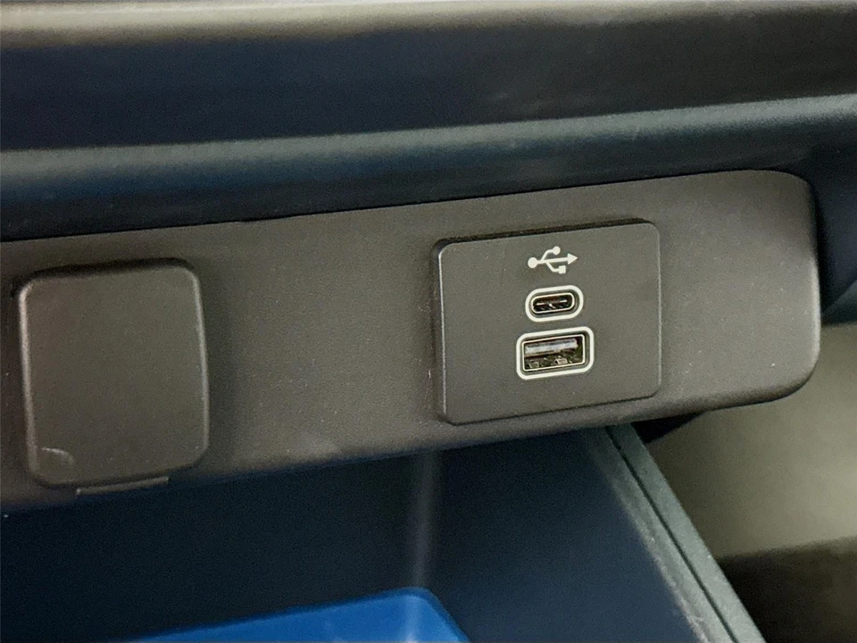 2025 Ford Maverick - Image 18 of 31