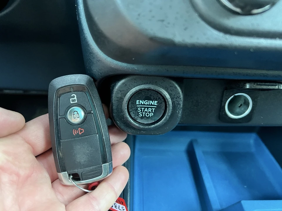 2025 Ford Maverick - Image 16 of 17