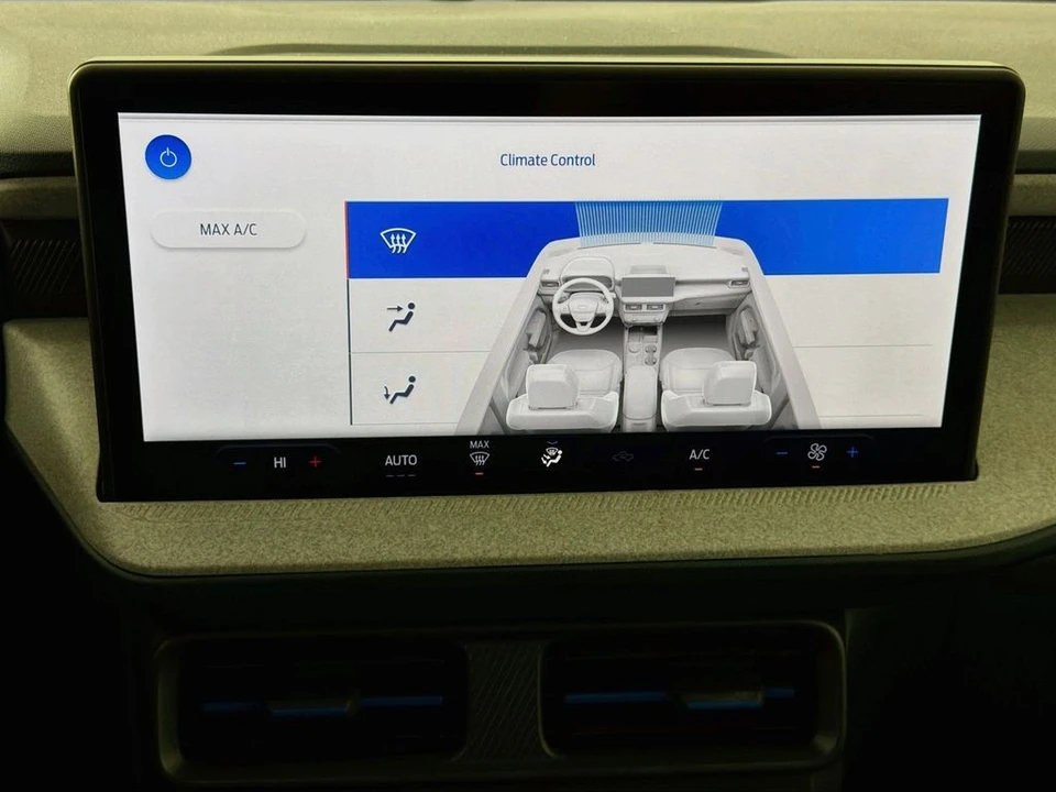 2025 Ford Maverick - Image 17 of 31