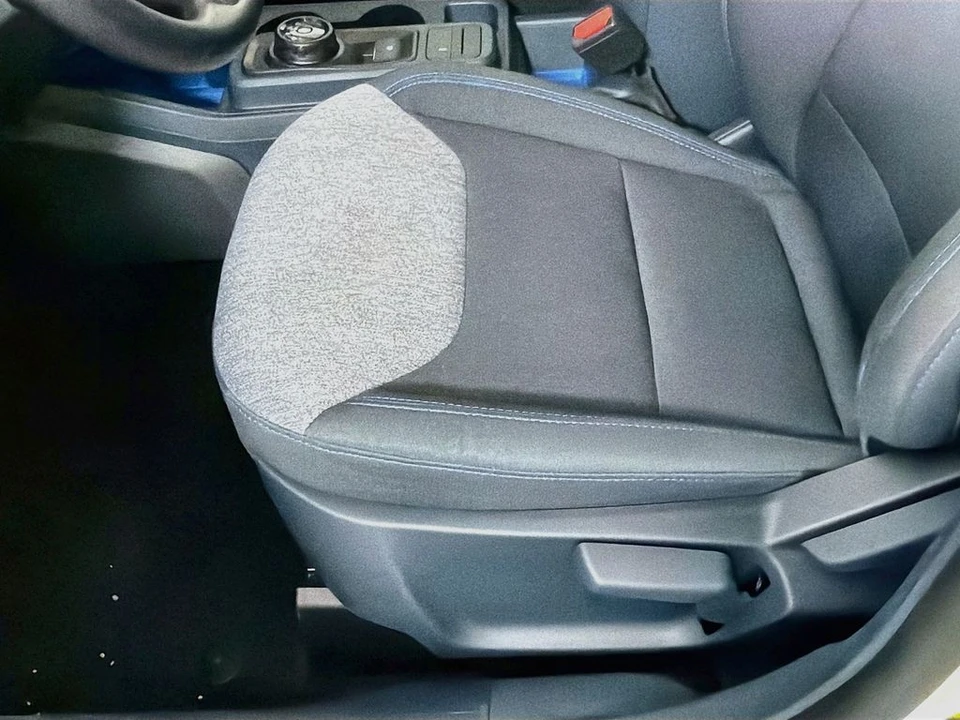 2025 Ford Maverick - Image 21 of 31