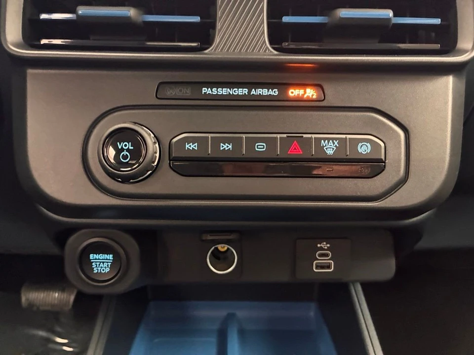 2025 Ford Maverick - Image 4 of 12