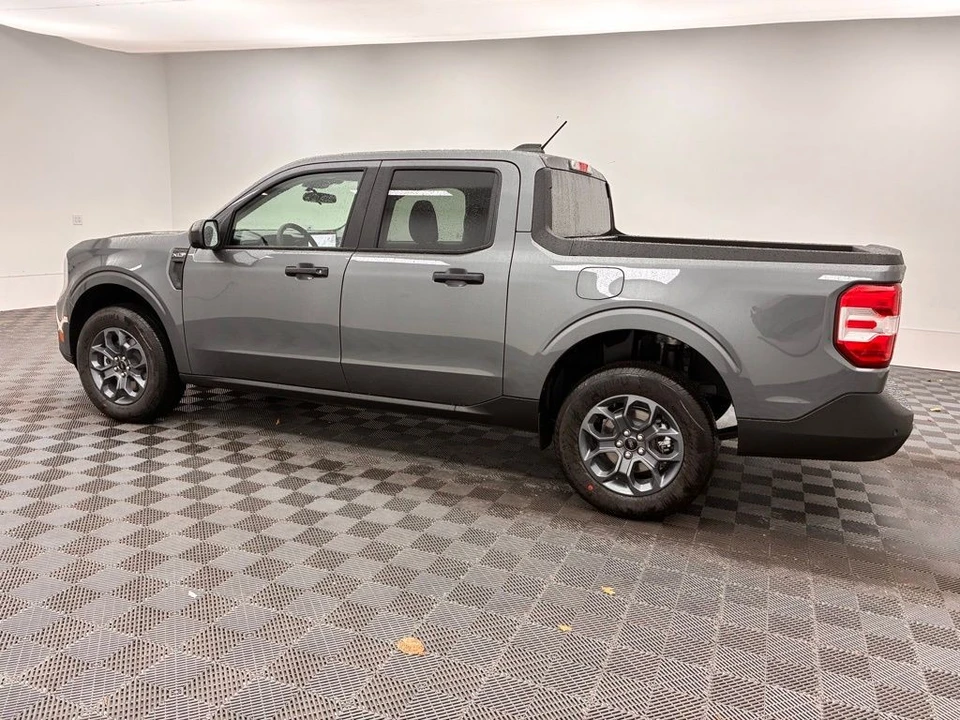2025 Ford Maverick - Image 10 of 12