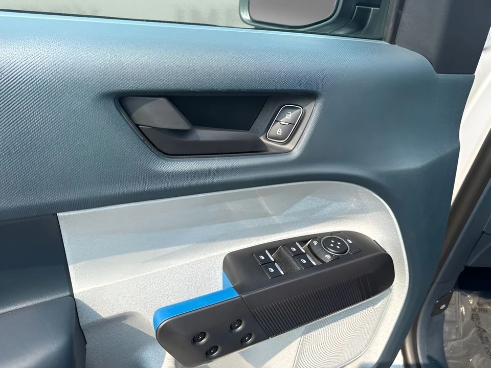 2025 Ford Maverick - Image 15 of 20