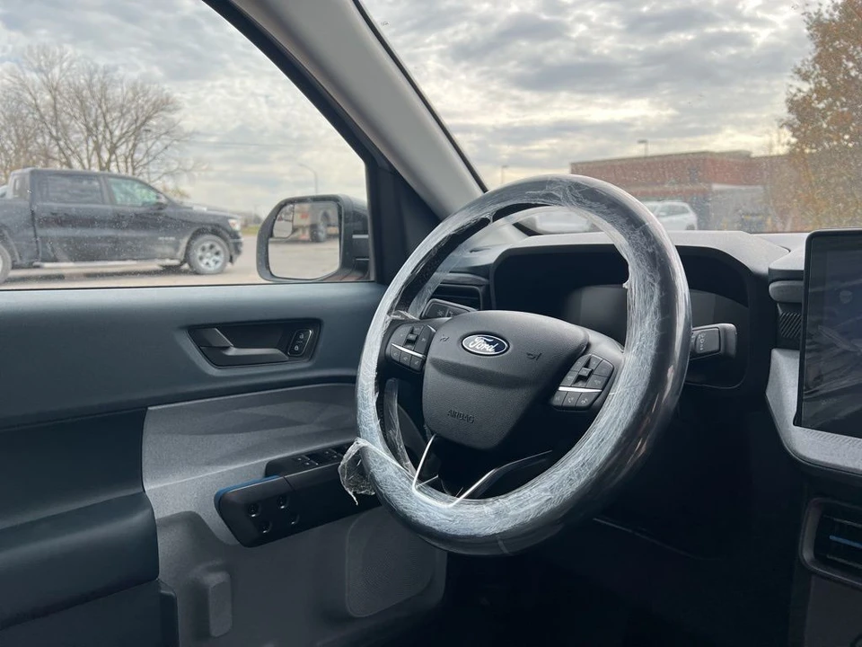 2025 Ford Maverick - Image 9 of 11