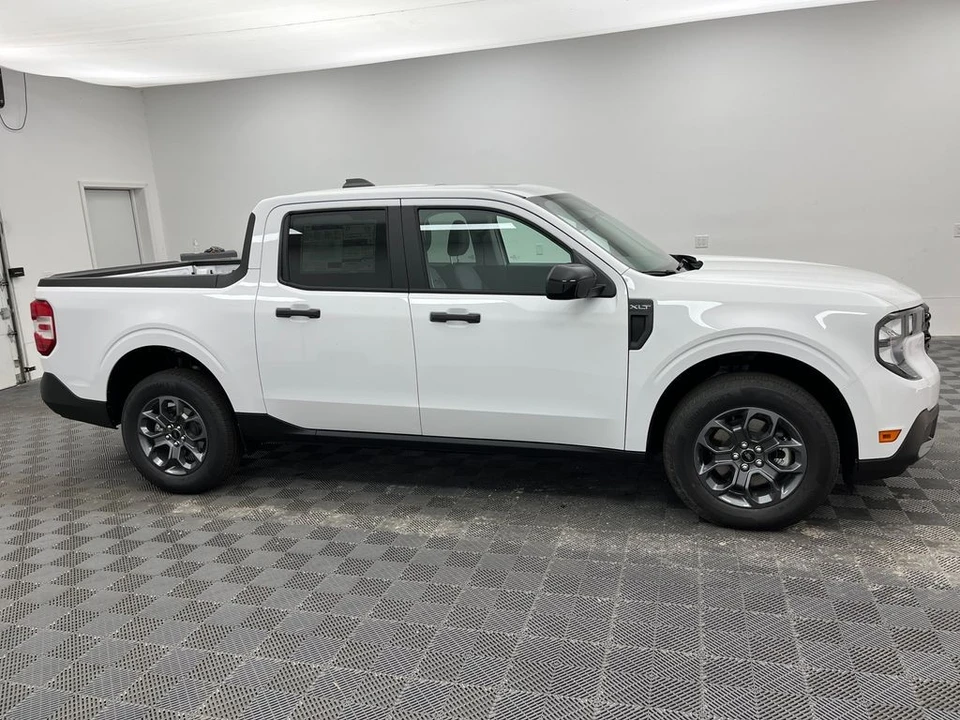 2025 Ford Maverick - Image 6 of 12