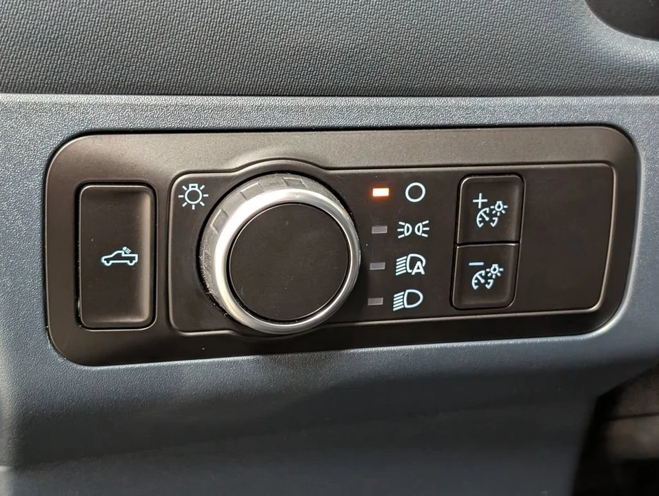 2025 Ford Maverick - Image 10 of 31
