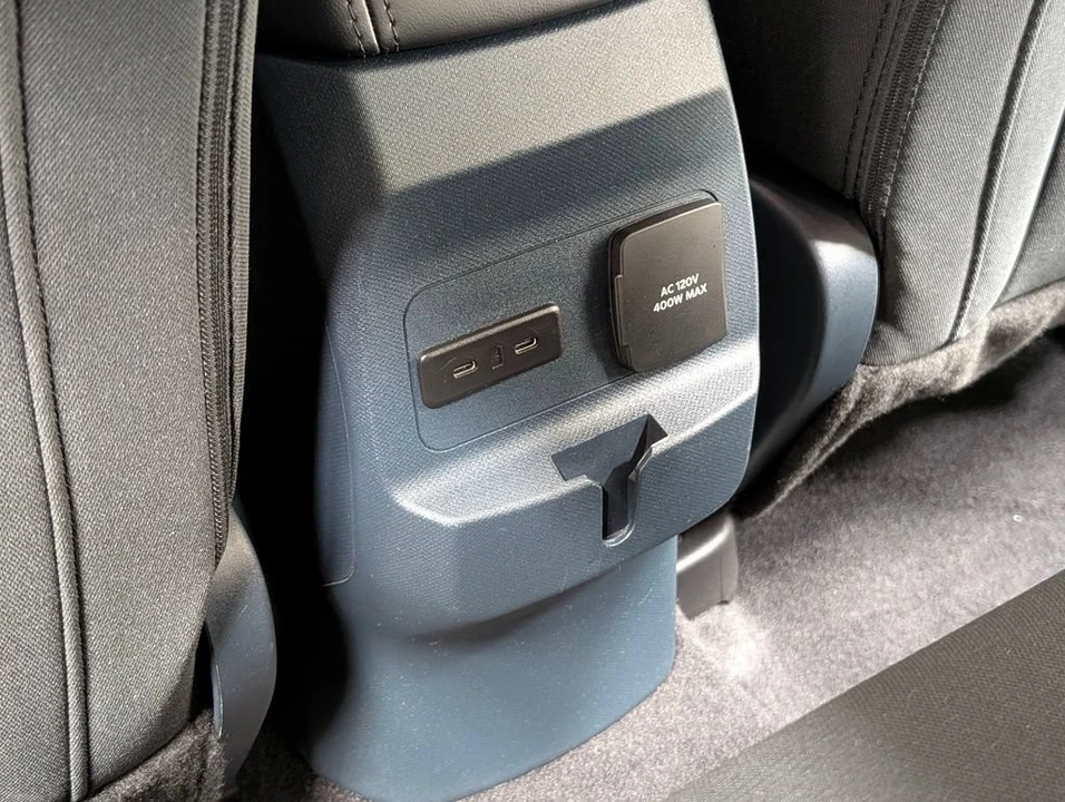 2025 Ford Maverick - Image 16 of 31