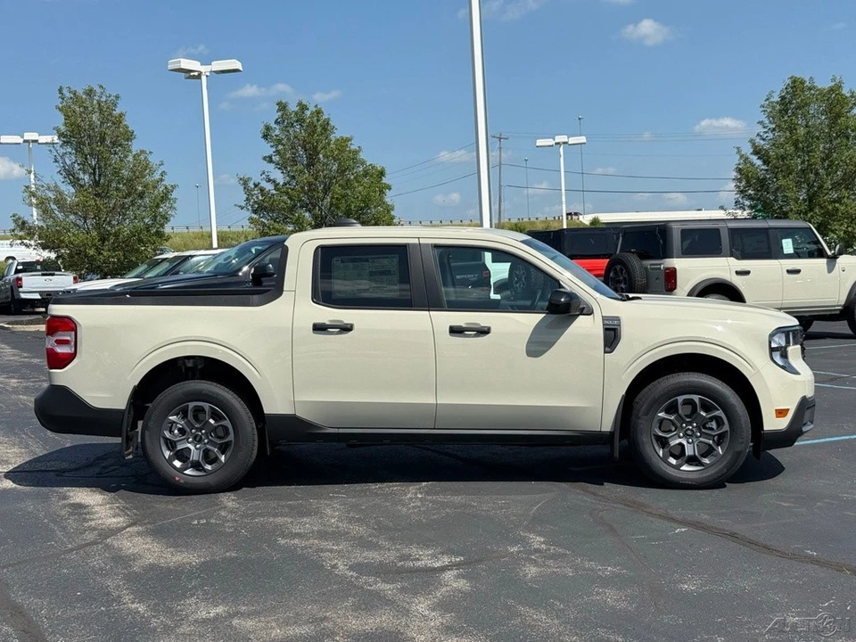 2025 Ford Maverick - Image 6 of 12