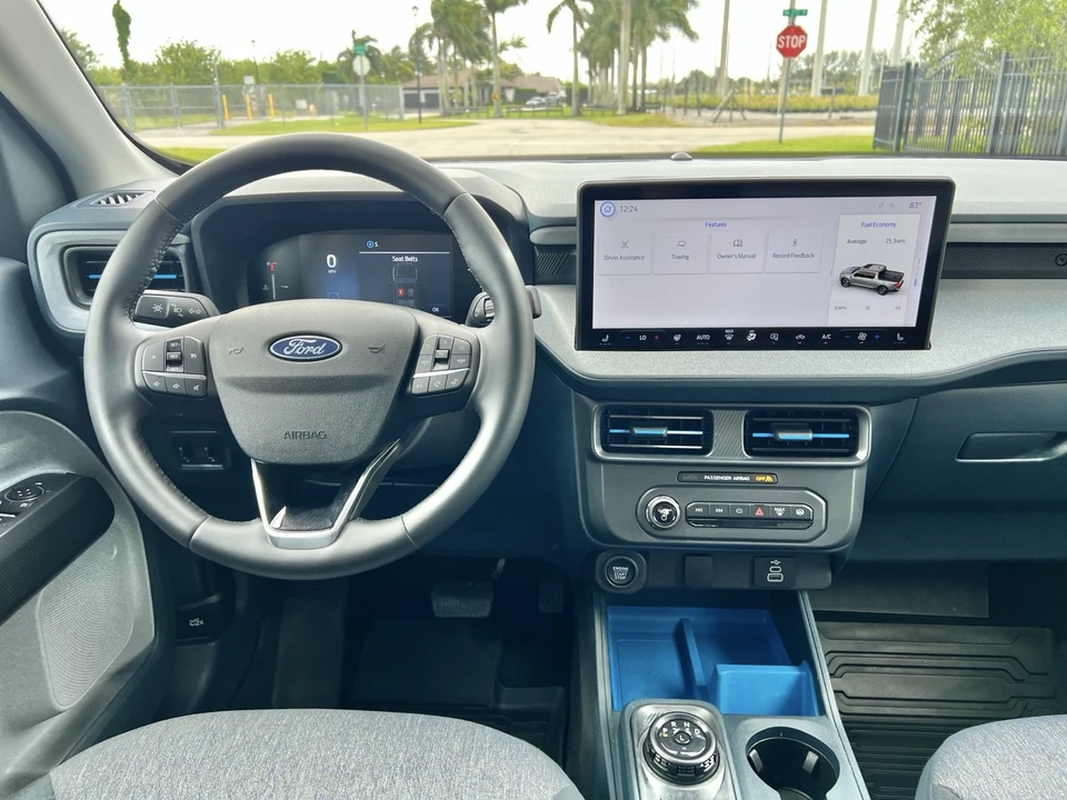 2025 Ford Maverick - Image 15 of 21