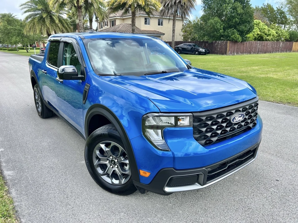 2025 Ford Maverick - Image 2 of 21