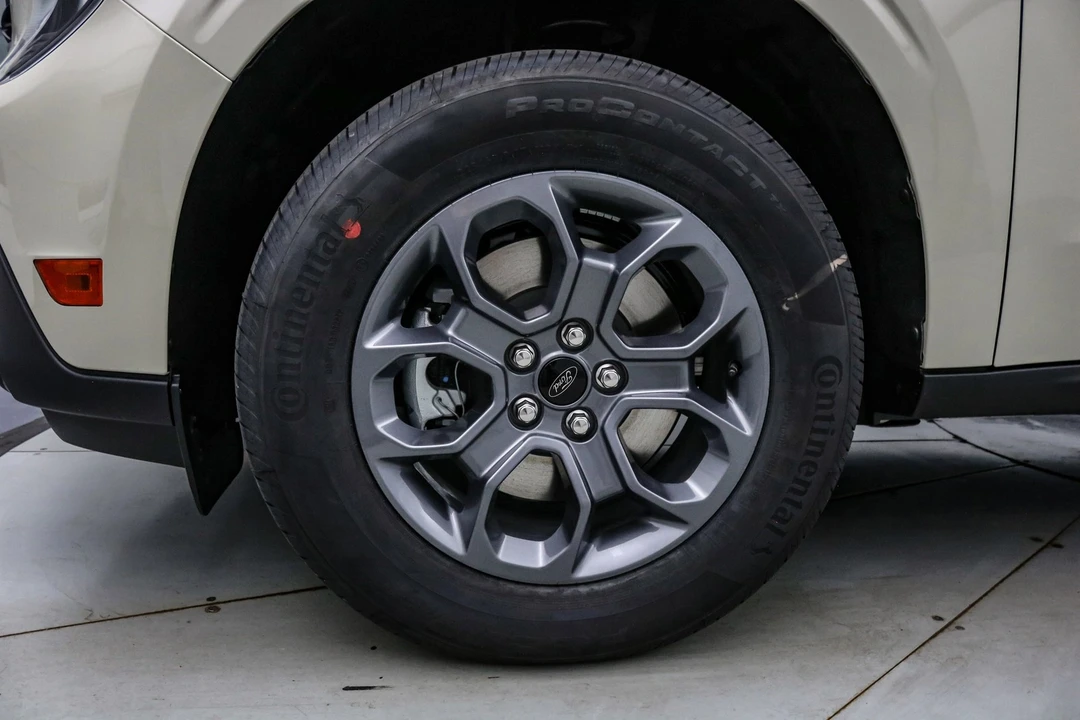2025 Ford Maverick - Image 12 of 21