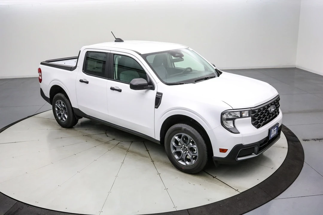 2025 Ford Maverick - Image 2 of 21