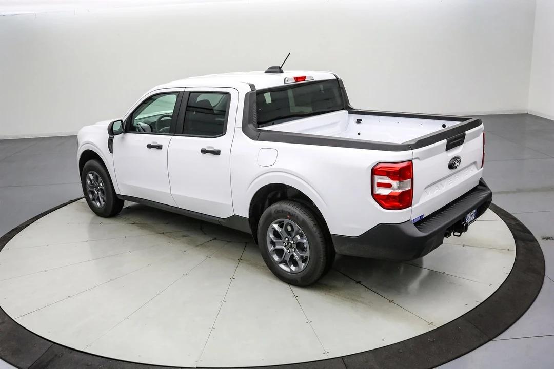 2025 Ford Maverick - Image 8 of 21