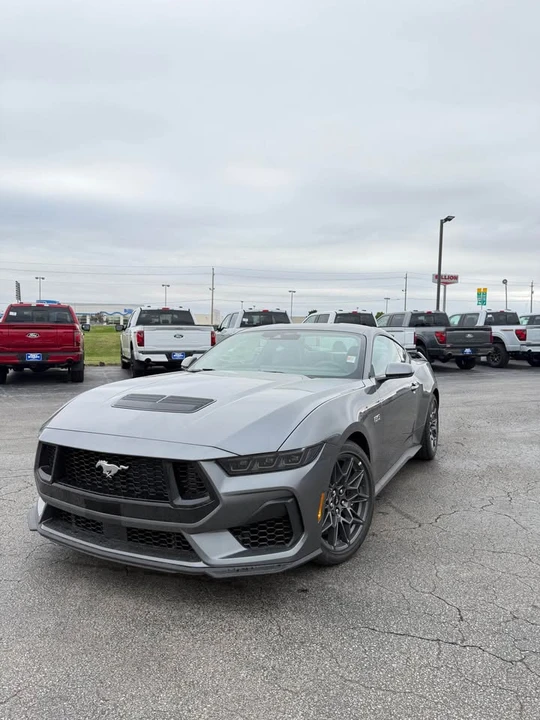 2025 Ford S650 Mustang - Image 2 of 18