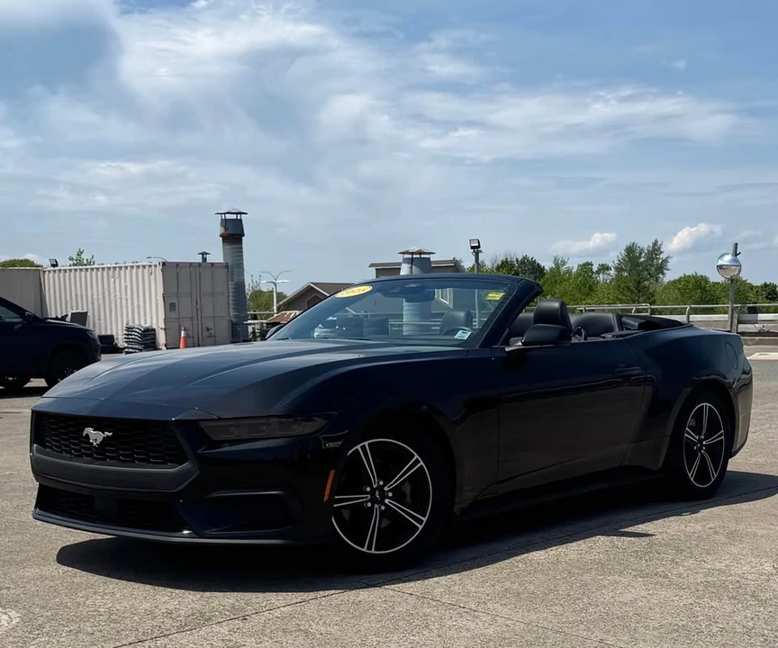 2025 Ford S650 Mustang - Image 2 of 15