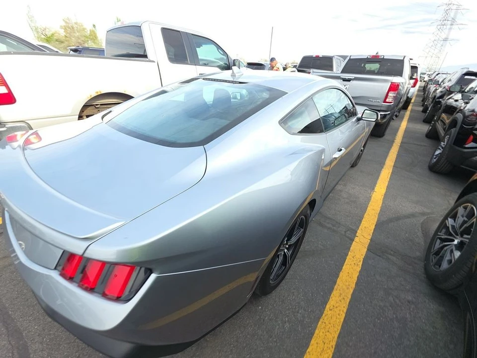 2025 Ford S650 Mustang - Image 2 of 10
