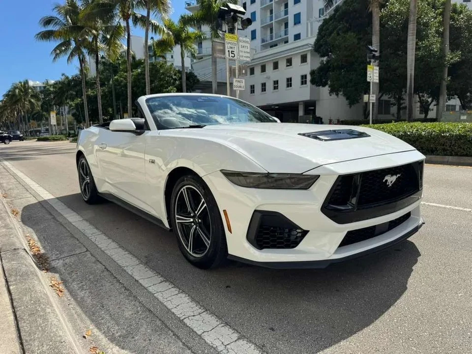 2025 Ford S650 Mustang - Image 2 of 12