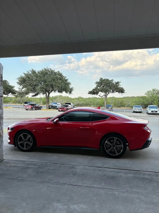 2025 Ford S650 Mustang - Image 2 of 6