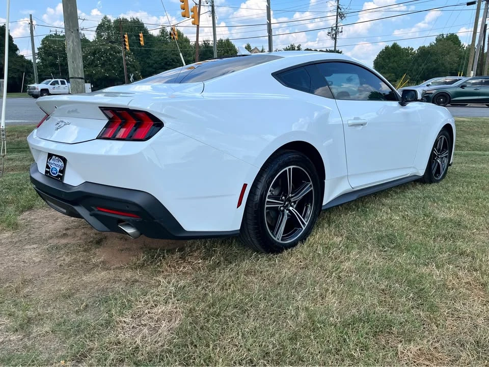 2025 Ford S650 Mustang - Image 2 of 8