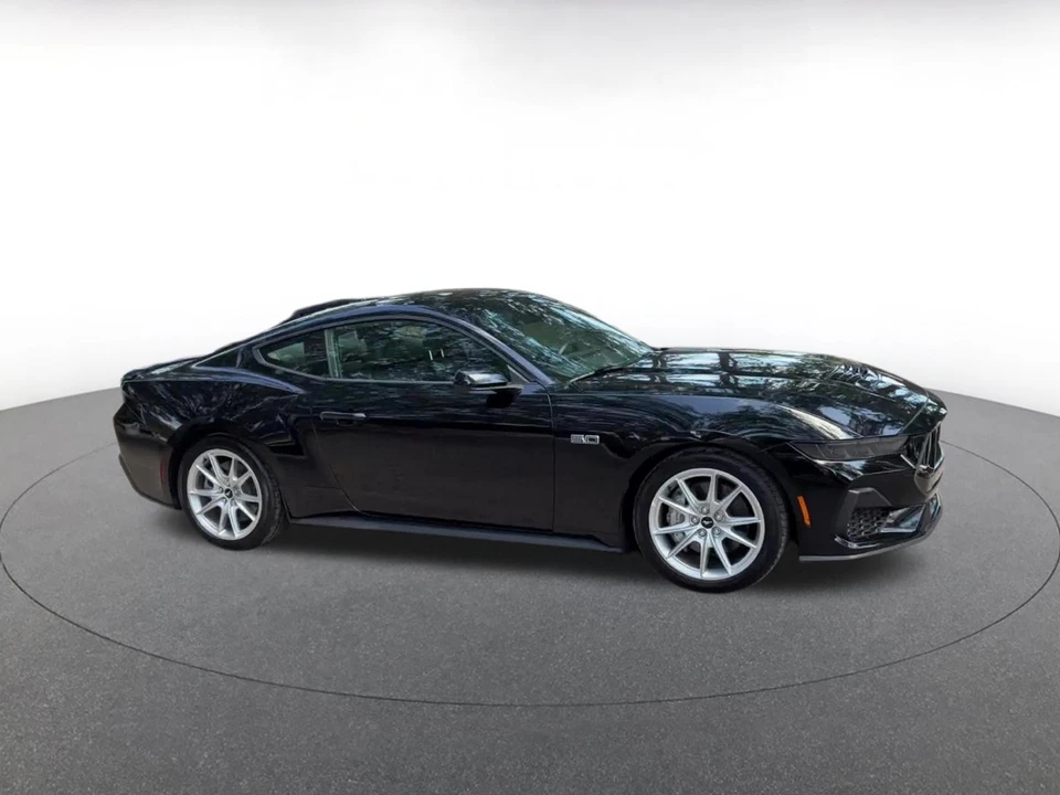 2025 Ford - Image 2 of 31