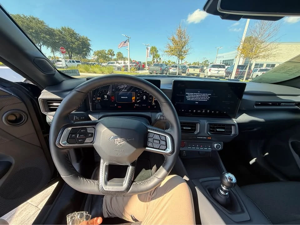 2025 Ford S650 Mustang - Image 2 of 5