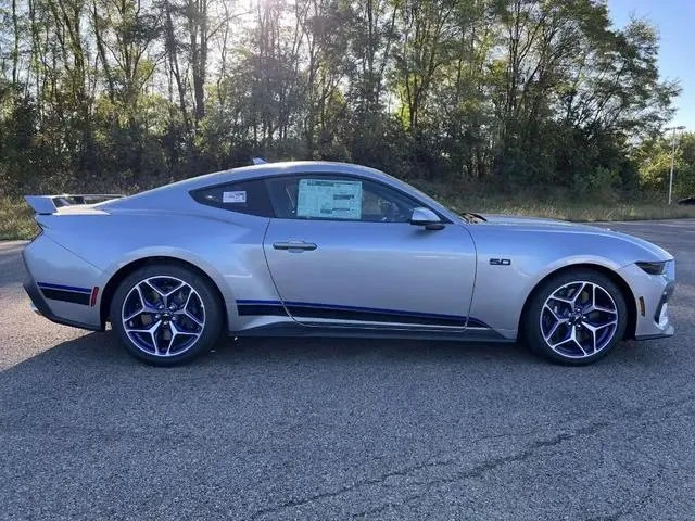 2025 Ford S650 Mustang - Image 2 of 20