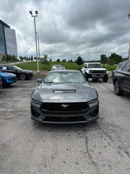 2025 Ford S650 Mustang - Image 2 of 7