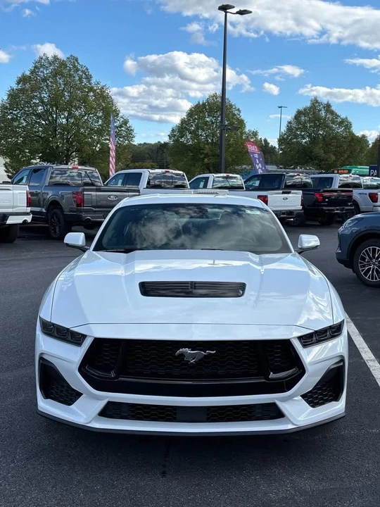 2025 Ford S650 Mustang - Image 2 of 7