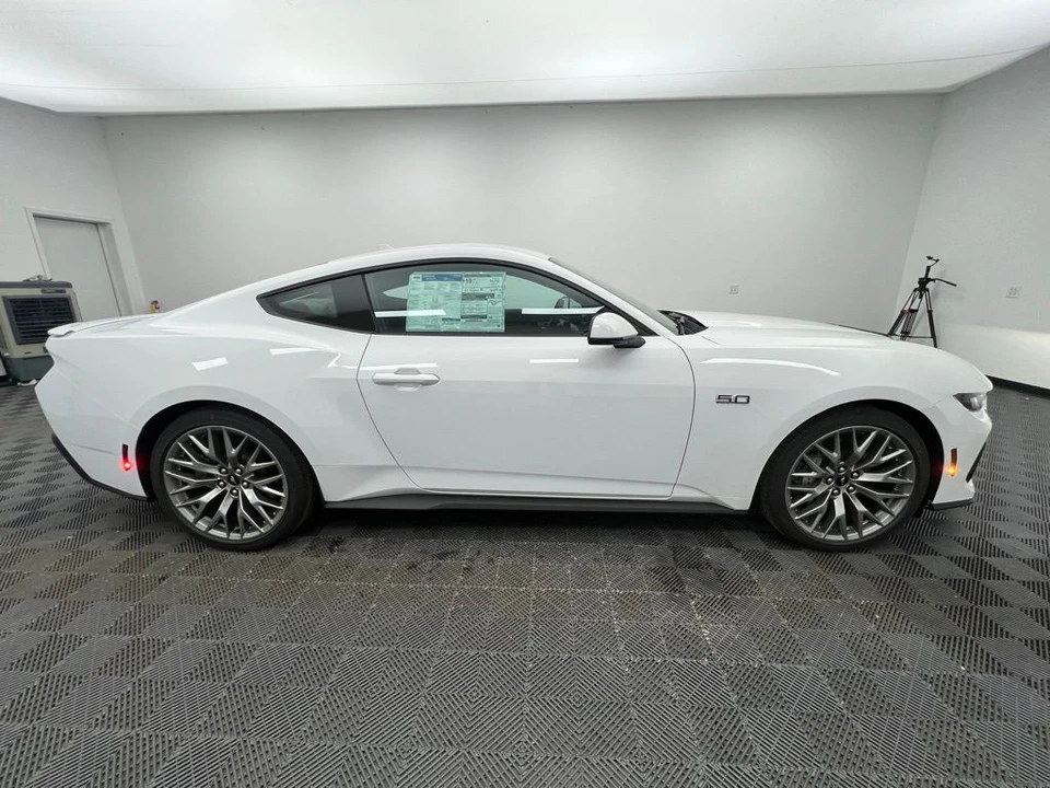 2025 Ford S650 Mustang - Image 11 of 12