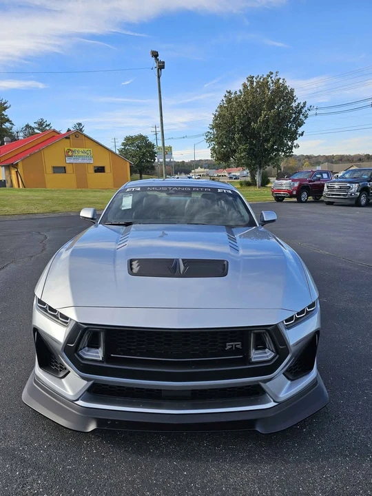 2025 Ford S650 Mustang - Image 2 of 14