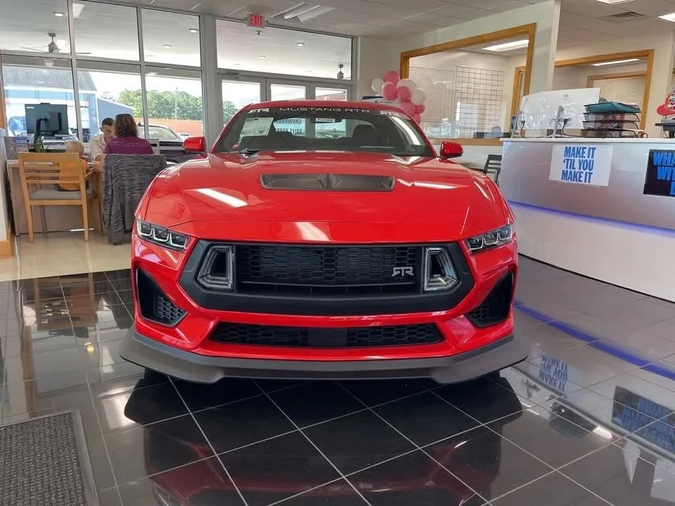 2025 Ford S650 Mustang - Image 2 of 10