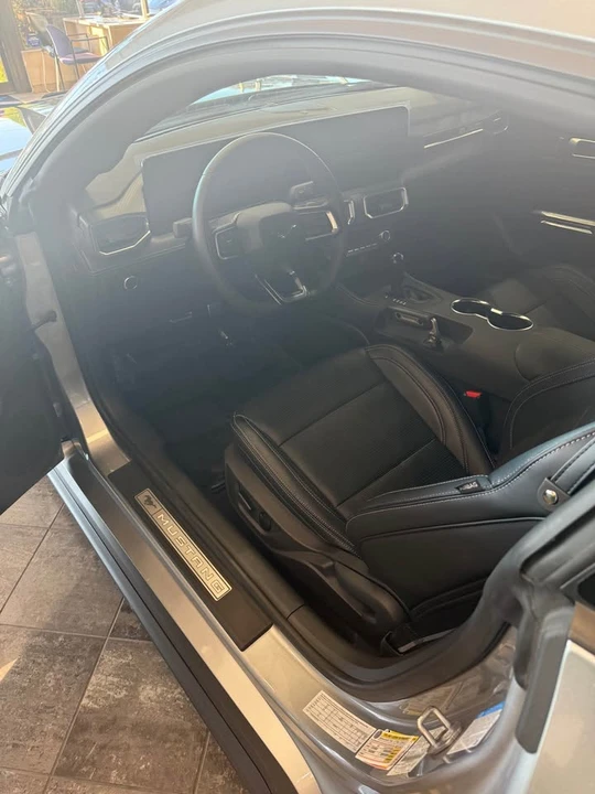 2025 Ford S650 Mustang - Image 2 of 14
