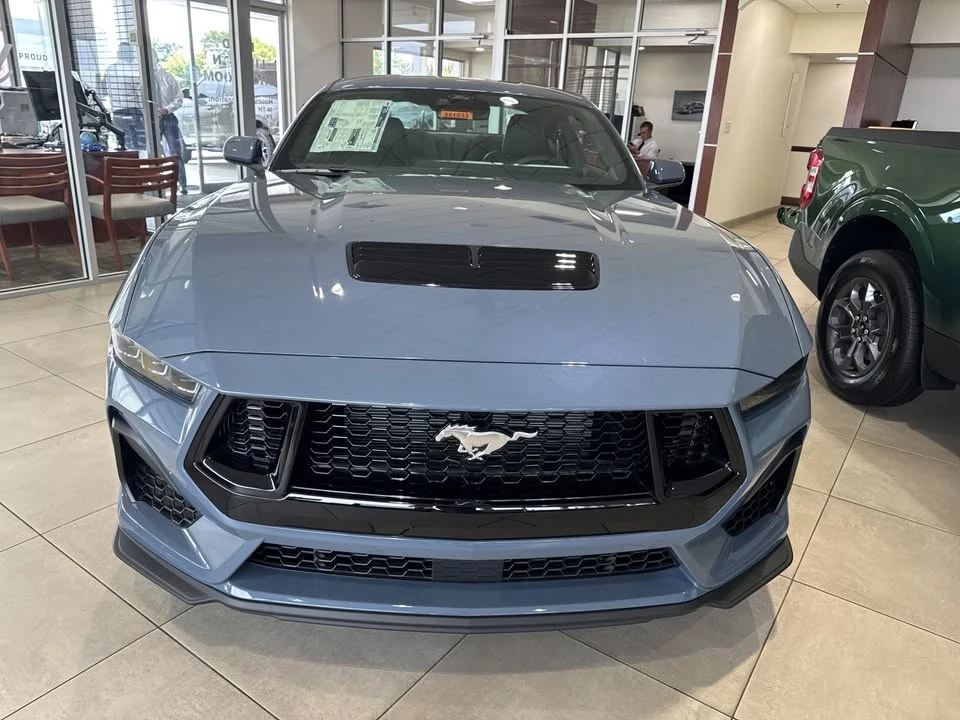2025 Ford S650 Mustang - Image 2 of 17