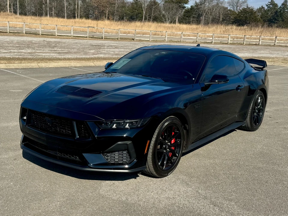 2025 Ford S650 Mustang - Image 2 of 12