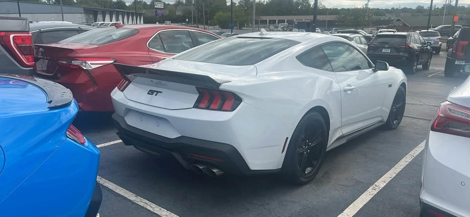 2025 Ford S650 Mustang - Image 2 of 6