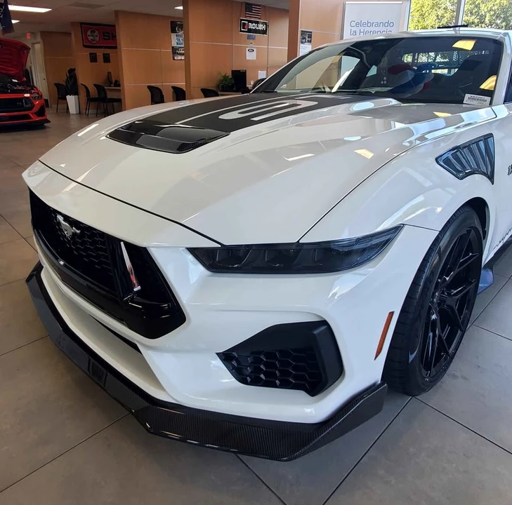 2025 Ford S650 Mustang - Image 2 of 10