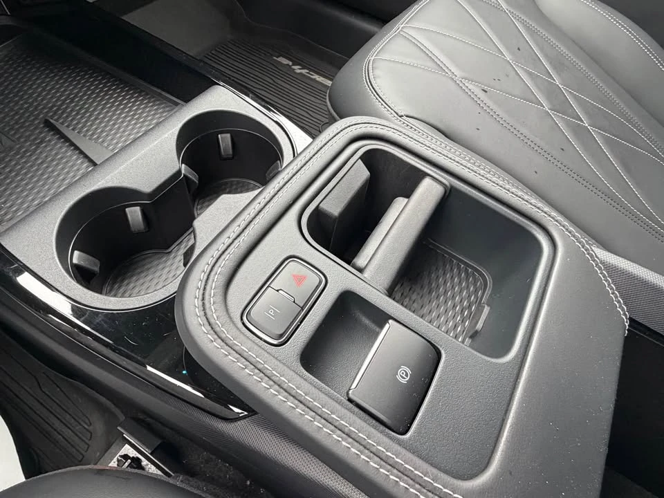 2025 Ford Mustang Mach-E - Image 14 of 18