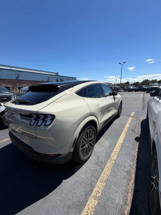 2025 Ford Mustang Mach-E - Image 5 of 8