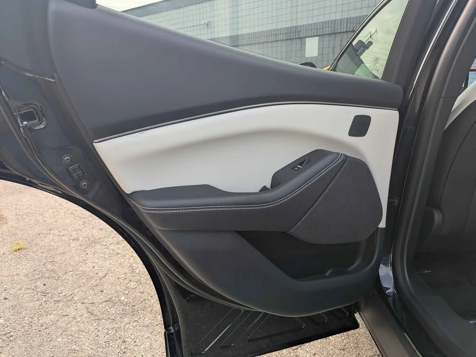 2025 Ford Mustang Mach-E - Image 14 of 20