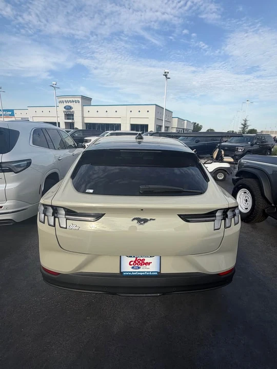 2025 Ford Mustang Mach-E - Image 4 of 5