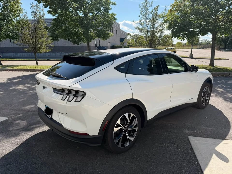 2025 Ford Mustang Mach-E - Image 17 of 20