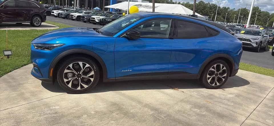 2025 Ford Mustang Mach-E - Image 2 of 6